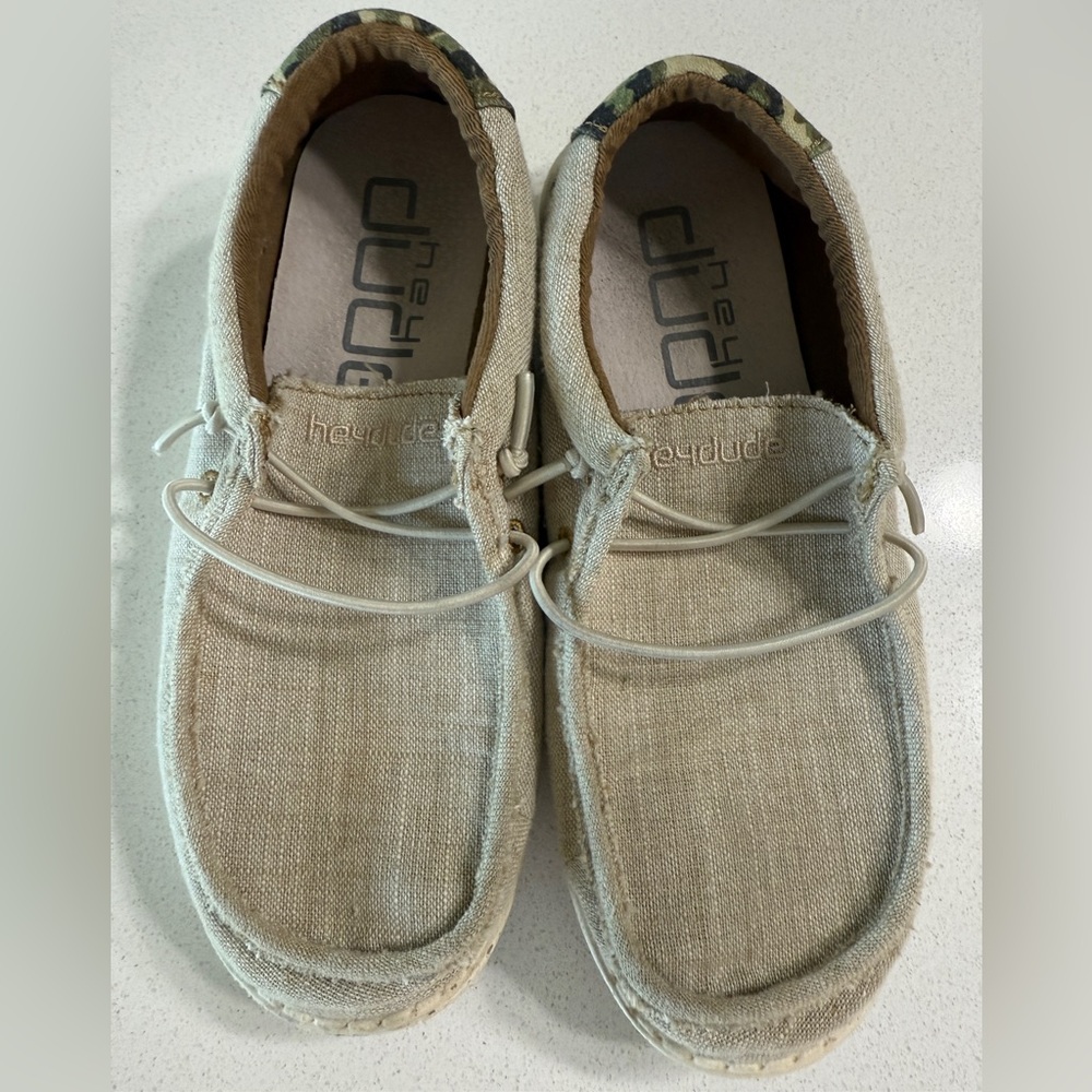 Hey Dude boys size 3 tan and camo loafers